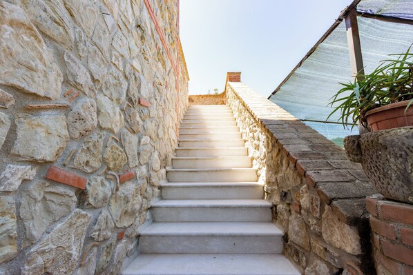 Front of property - Agriturismo Locanda Nina (Montemarano)