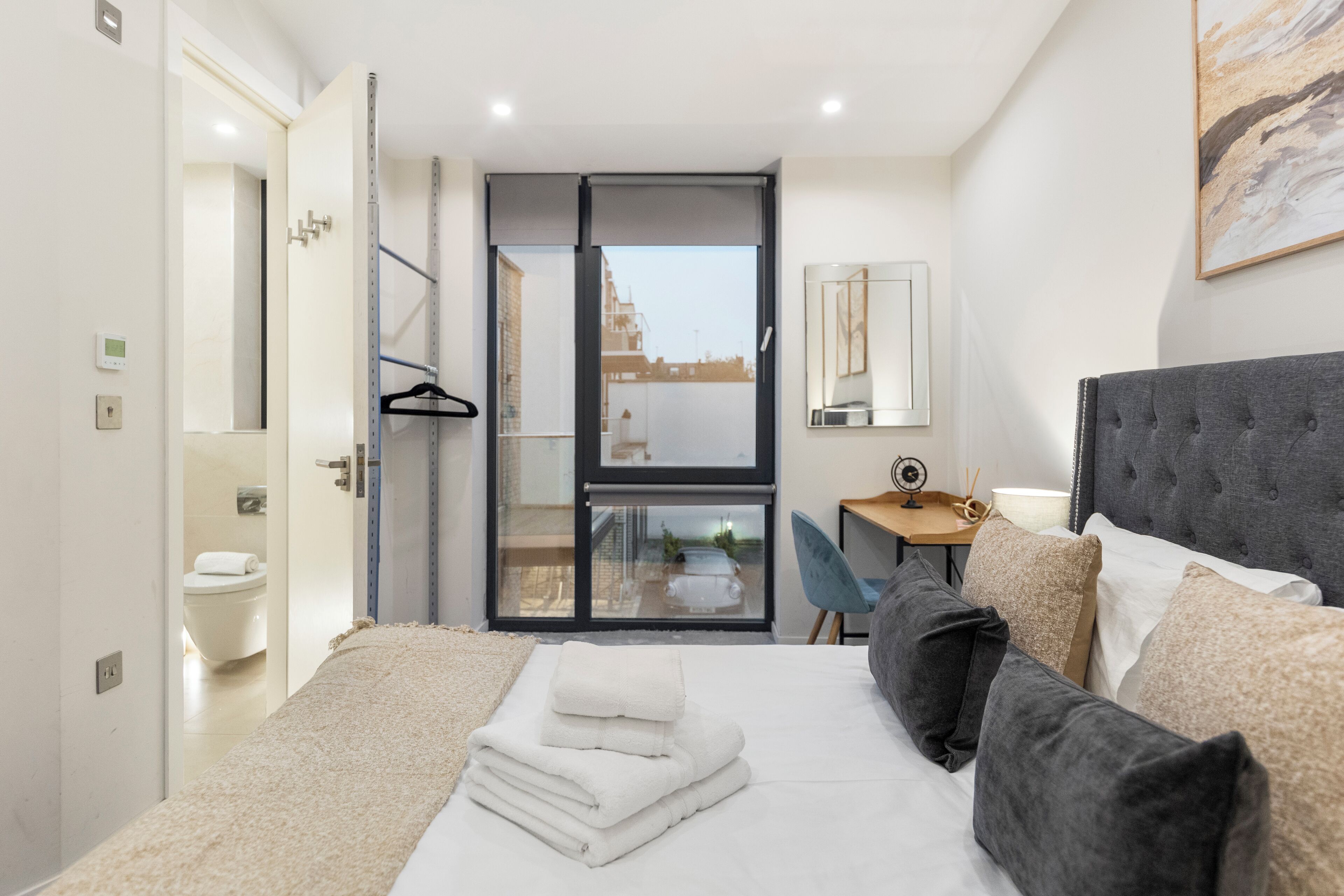 2 slaapkamers, een strijkplank/strijkijzer, wifi, beddengoed