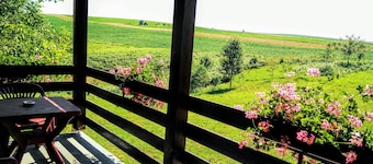 Charming 2-bedroom apartment 1 with WiFi, AC in amazing Plitvice Lakes