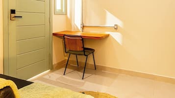 Habitación triple | Escritorio y wifi gratis