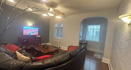 Museum District condo close to Museums, Cary Town, Scotts Addition, and Stadium.