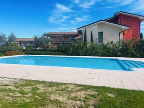 Outdoor pool - Dream apartment with pool (Lazise)