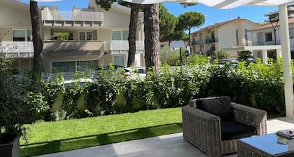 VILLA BRIANZA 30 MT FROM THE SEA