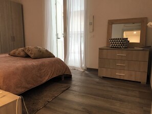 3 chambres, fer et planche Ă repasser, Wi-Fi, literie fournie