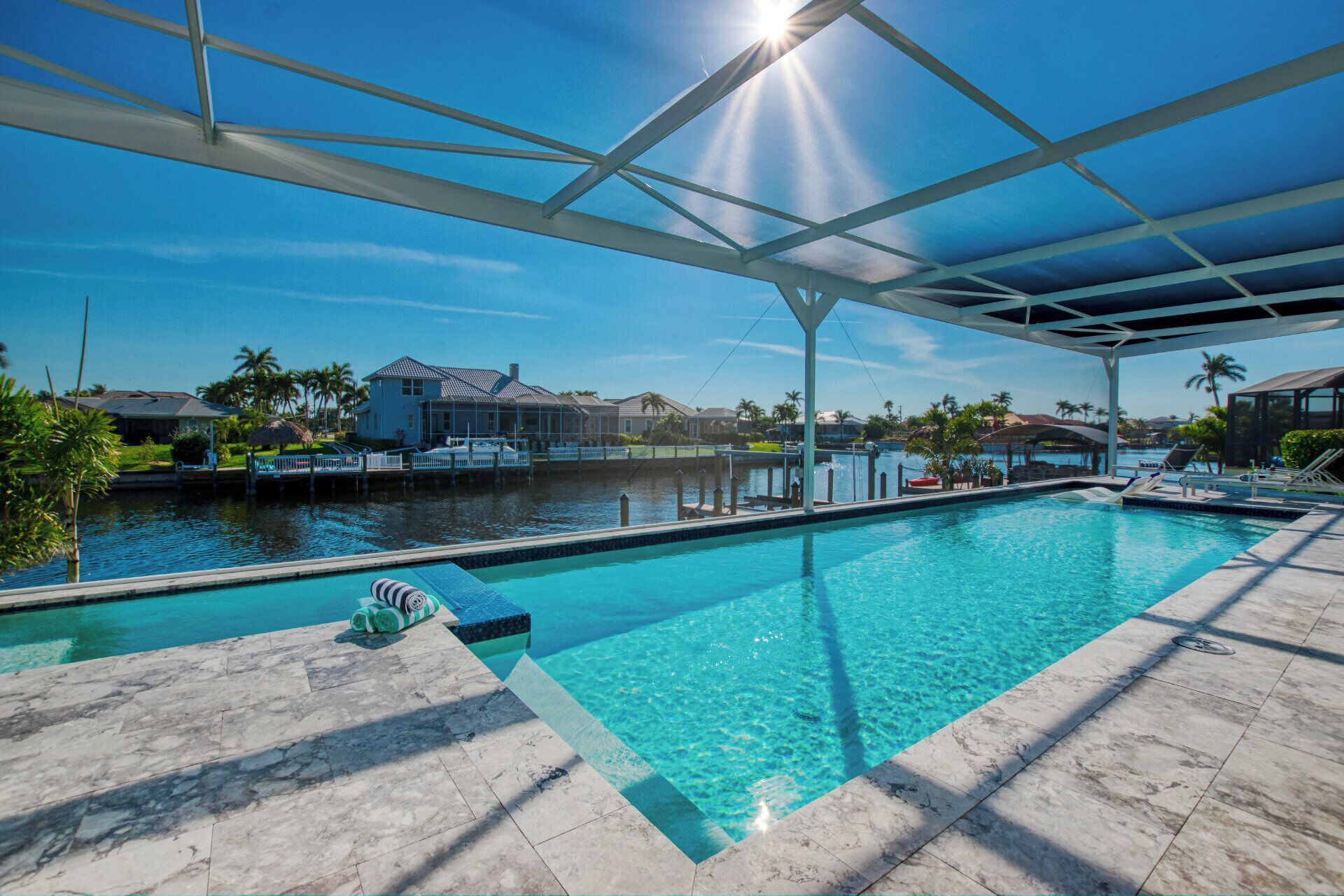 Et oppvarmet basseng