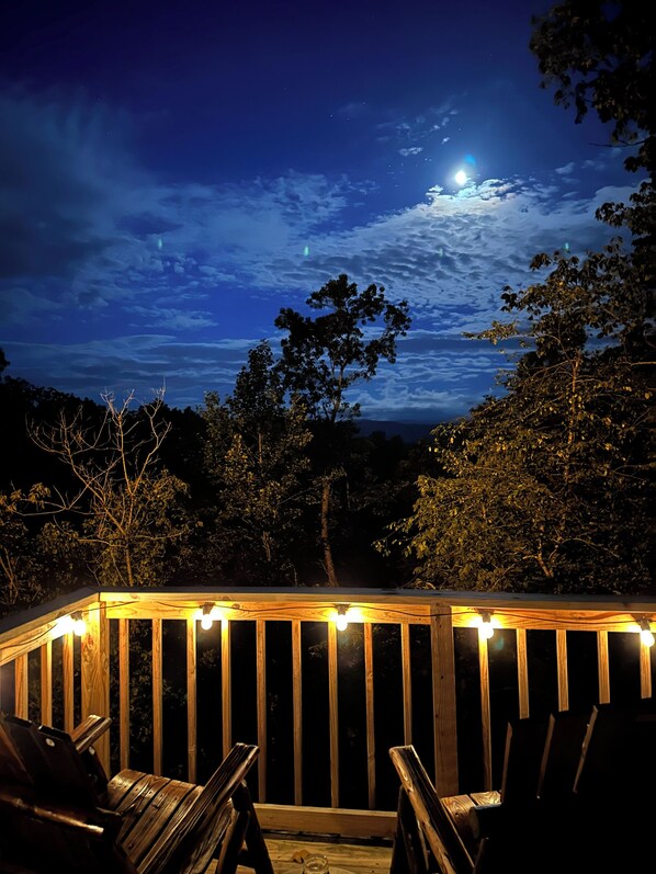 Property grounds - Treetop Retreat - Cabin near Pigeon Forge w/W&D - Stay w/9yr Professional Host (Pigeon Forge)