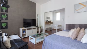 1 bedroom, iron/ironing board, travel cot, free WiFi