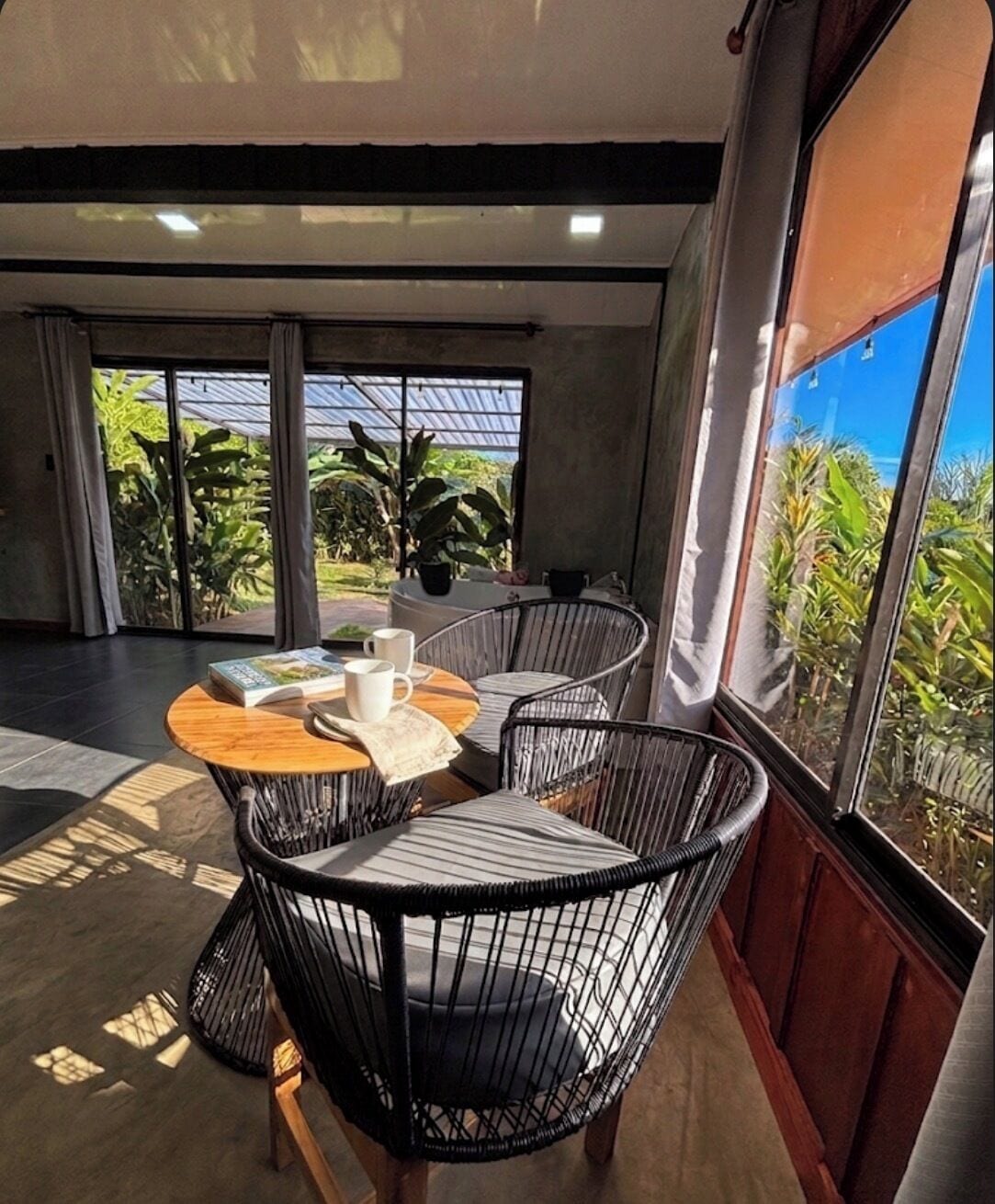 Romantic Cabin | In-room dining