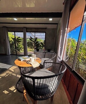 Romantic Cabin | In-room dining - Cabañas Kwepal Costa Rica  (La Fortuna)