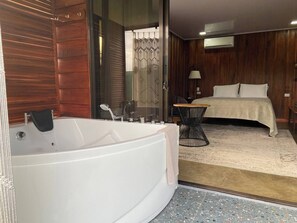 Bañera de hidromasaje exterior