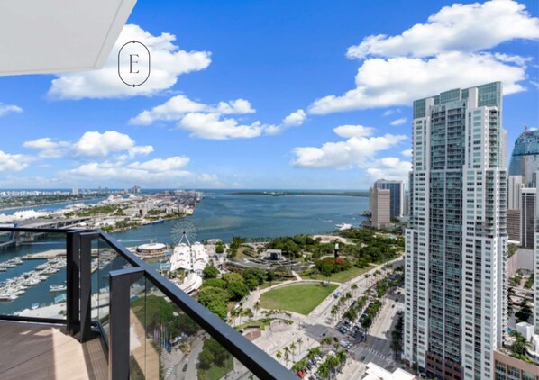 Property grounds - Luxury Living | Unmatched Bay Views & VIP Perks (Miami)