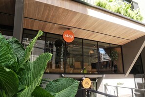 Exterior detail - Studio Completo 53m² - No Centro e com cozinha (Florianópolis)