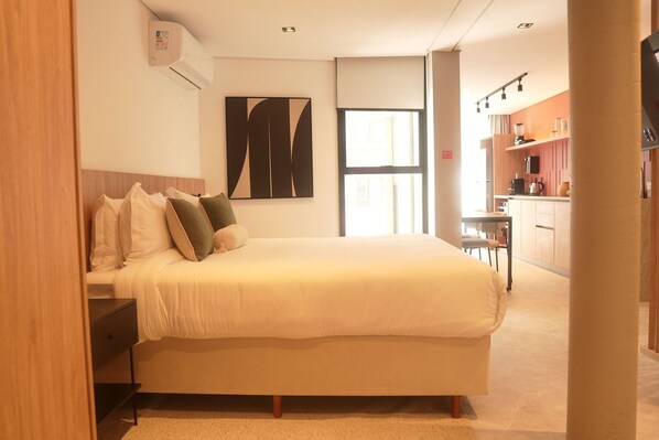 Internet, bed sheets - Studio 2 pessoas 36m² - Wi-Fi Rapido e Estacao de Trabalho (Florianópolis)