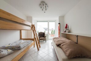 3 bedrooms, iron/ironing board, travel crib, free WiFi