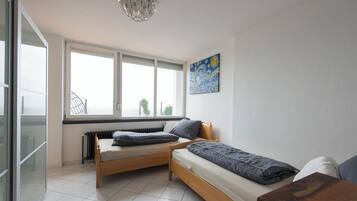 3 bedrooms, iron/ironing board, travel crib, free WiFi