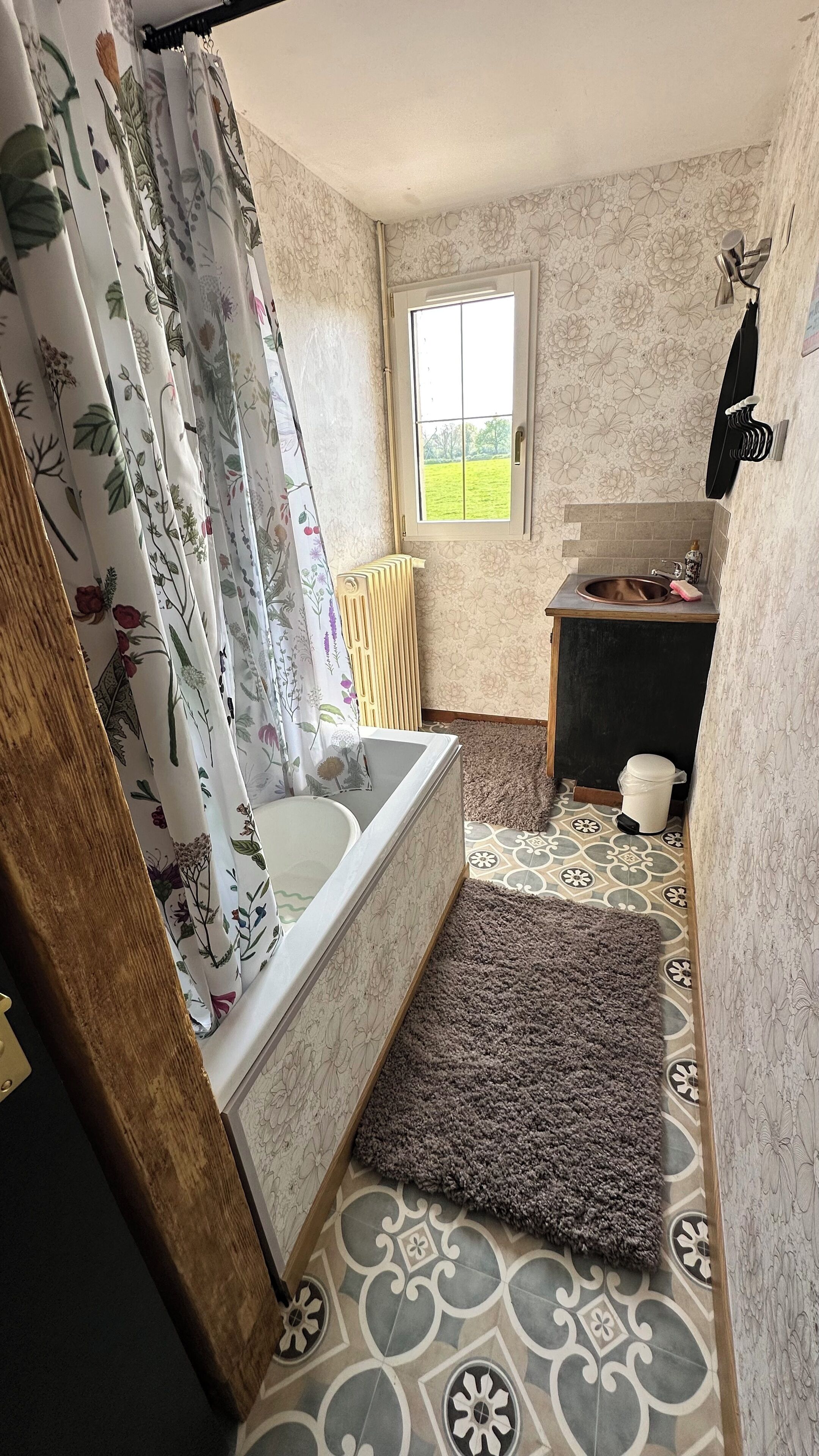 Hårtørrer, håndklæder, Sæbe, Toiletpapir