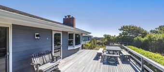 Delightful 4-bedroom house with VIEW in Montauk! LOCATION, LOCATION, LOCATION!!!