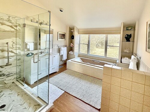 Delightful 4-bedroom house with VIEW in Montauk! LOCATION, LOCATION, LOCATION!!!