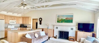 Delightful 4-bedroom house with VIEW in Montauk! LOCATION, LOCATION, LOCATION!!!