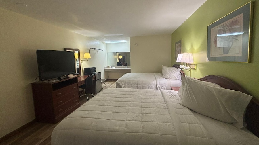 Economy Inn & Suites