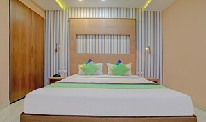 Deluxe Room | Bed sheets - Hotel Shiv Chhaya (Indore)