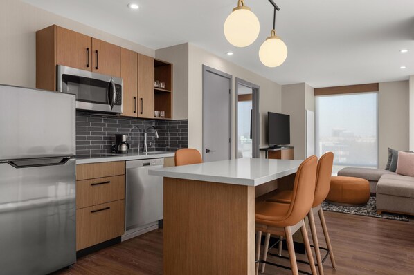 Matelas mémoire de forme, minibar, coffres-forts dans les chambres