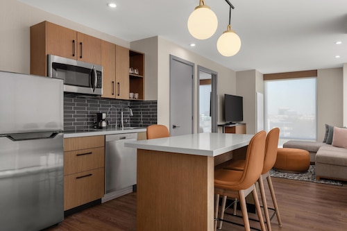 Hyatt House Mississauga / Airport Corporate Centre