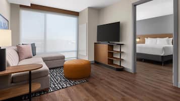 Suíte estúdio, 1 cama King e sofá-cama (High Floor) | Camas com colchões de espuma com sistema de memória, frigobar