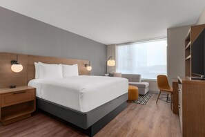 Memory foam beds, minibar, in-room safe, desk - Hyatt House Mississauga / Airport Corporate Centre (Mississauga)