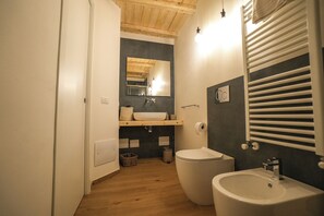 Shower, hair dryer, bidet, towels - Contrada Willow - Oak (Sicilia)