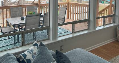 Lake house on Lake LBJ Cove w/Sundeck, Patios and Lake Living – Dog Friendly!