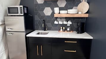 Fridge, microwave, coffee/tea maker, toaster