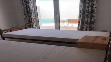 3 bedrooms, iron/ironing board, free WiFi, bed sheets