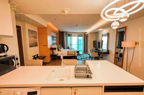 Luxury Studio Suite, Balcony, City View