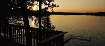  Escape to a cozy cottage on Ausable Lake, in Lupton, Michigan!