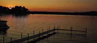 Escape to a cozy cottage on Ausable Lake, in Lupton, Michigan!