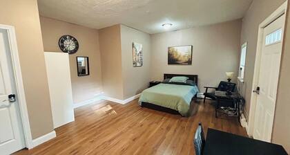 Large room with private bathroom near Whole Foods