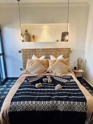 In-room safe, blackout drapes, soundproofing, free WiFi - Riad Instant T (Marrakech)