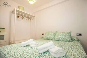 2 bedrooms, WiFi, bed sheets