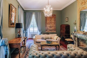 Smart TV - Paradise in Provence: Chateau du Jonquier (Mazan)