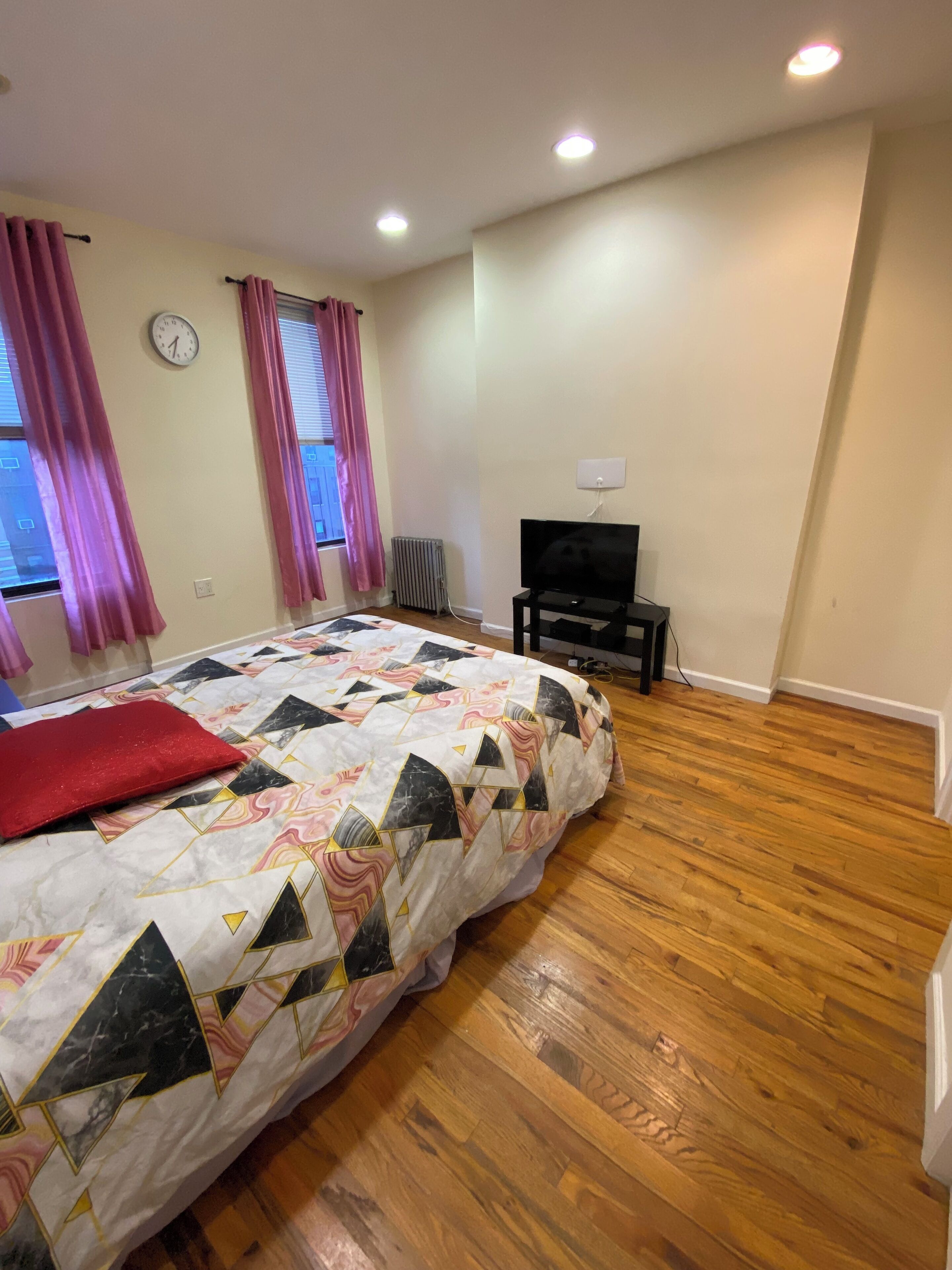 1 bedroom, desk, iron/ironing board, free WiFi