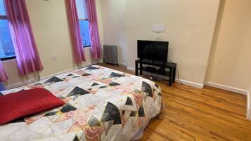 1 habitación, escritorio, tabla de planchar con plancha y wifi gratis