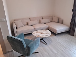 Premium bedding, memory-foam beds, individually decorated -  Casa Oliva Villas with Private Heated Pools and Guest Apartments-No Pool Access (Petrovac)
