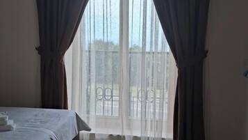 高档床上用品、记忆海绵床垫、特色装修、特色家居