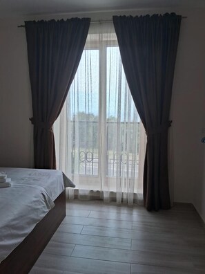 Premium bedding, memory foam beds, individually decorated - Casa Oliva Villas (Petrovac)