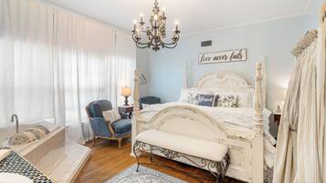 1 bedroom, desk, iron/ironing board, free WiFi