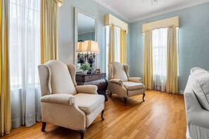 Interior - Huge soaking tub! Tons of charm! The Blue Jay! (Fort Smith)