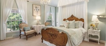 Grand Mansion-Magnolia suite