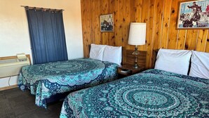 Iron/ironing board (on request), free WiFi - Bunk House Motel (Chadron)