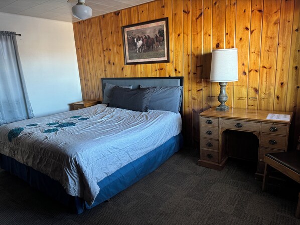 Basic Single Room | Iron/ironing board, free WiFi